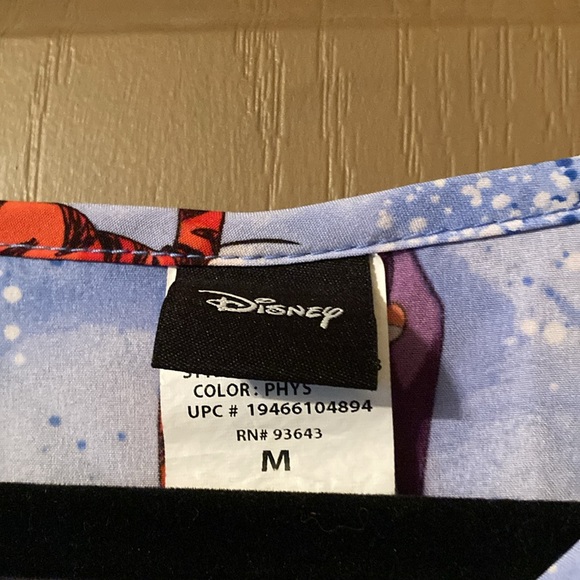 Disney Winnie The Pooh Winter Wonderland Scrub Top EUC - Picture 4 of 4